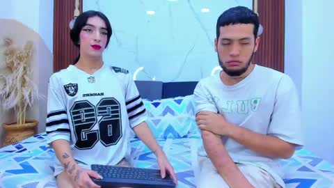 sofia and bryan online show from 04/22/26, 02:03