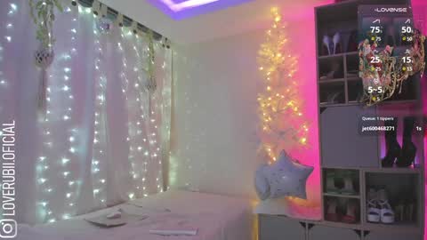 Snapshot of loverubii chatting on 12/18/24, 10:57 loverubii online show from 12/18/24, 10:57