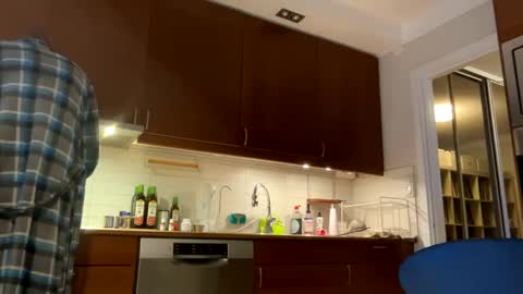 Snapshot of loveshine_ chatting on 12/23/24, 07:49 loveshine_ online show from 12/23/24, 07:49