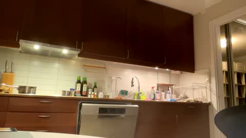 Snapshot of loveshine_ chatting on 02/10/25, 05:36 loveshine_ online show from 02/10/25, 05:36