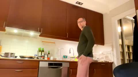 Snapshot of loveshine_ chatting on 03/02/25, 06:08 loveshine_ online show from 03/02/25, 06:08