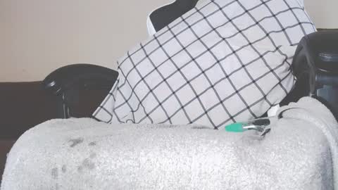 lovetobeused online show from 09/30/25, 06:35