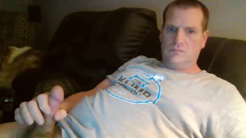 Snapshot of lovetocum37 chatting on 02/03/26, 04:54 lovetocum37 online show from 02/03/26, 04:54