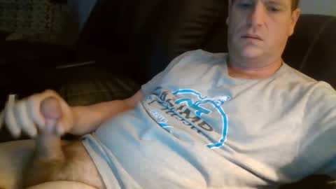 Snapshot of lovetocum37 chatting on 02/04/26, 07:42 lovetocum37 online show from 02/04/26, 07:42