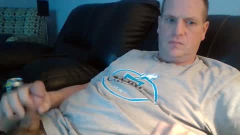 Snapshot of lovetocum37 chatting on 02/17/26, 01:46 lovetocum37 online show from 02/17/26, 01:46