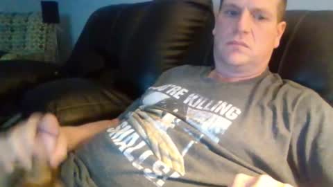 Snapshot of lovetocum37 chatting on 03/19/26, 01:09 lovetocum37 online show from 03/19/26, 01:09