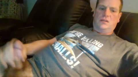 Snapshot of lovetocum37 chatting on 03/24/26, 02:38 lovetocum37 online show from 03/24/26, 02:38