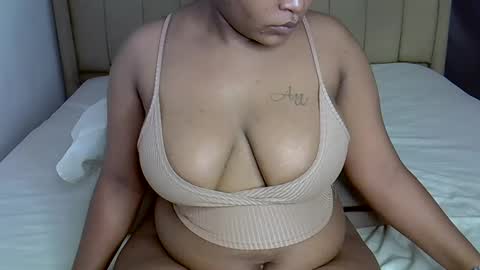 Snapshot of loveydivah chatting on 10/01/25, 08:09 loveydivah online show from 10/01/25, 08:09