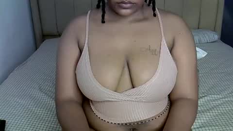 Snapshot of loveydivah chatting on 10/14/25, 08:04 loveydivah online show from 10/14/25, 08:04