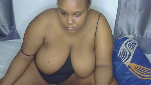Snapshot of loveytiana chatting on 04/24/26, 07:00 loveytiana online show from 04/24/26, 07:00