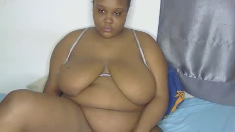 Snapshot of loveytiana chatting on 04/29/26, 04:11 loveytiana online show from 04/29/26, 04:11
