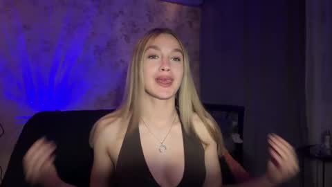 Lana online show from 06/18/26, 07:07