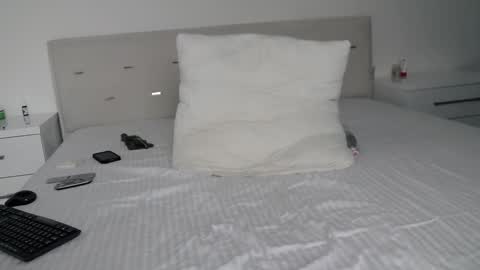 Cristina online show from 03/11/25, 02:07