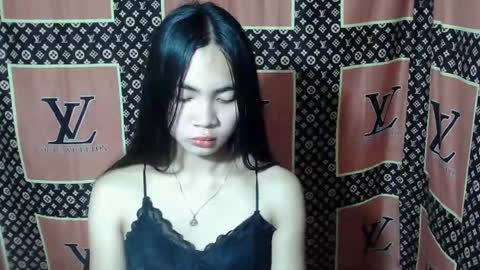 loving_rhean online show from 11/17/25, 10:32