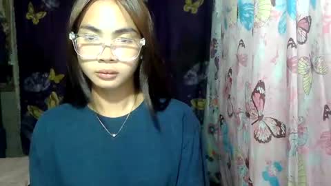 Snapshot of loving_rhean chatting on 06/12/26, 12:15 loving_rhean online show from 06/12/26, 12:15