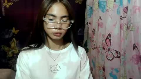 Snapshot of loving_rhean chatting on 06/17/26, 12:13 loving_rhean online show from 06/17/26, 12:13