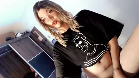 Lovingmonaru969 online show from 10/11/25, 12:47