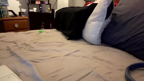 lowkey42011 online show from 10/27/25, 02:32