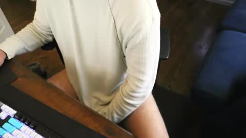 Snapshot of lowllee chatting on 12/02/24, 06:43 Lee online show from 12/02/24, 06:43