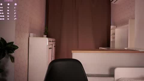 Amelia online show from 04/23/26, 12:40