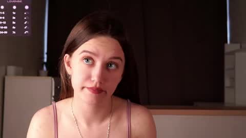 Amelia online show from 04/27/26, 12:03