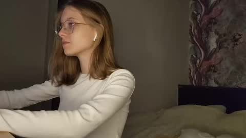 Snapshot of lowress chatting on 03/05/25, 03:51 Karmell online show from 03/05/25, 03:51