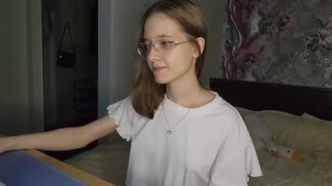 Snapshot of lowress chatting on 03/10/25, 02:26 Karmell online show from 03/10/25, 02:26