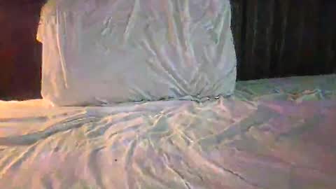 Snapshot of lozivelle chatting on 11/18/25, 08:46 lozivelle online show from 11/18/25, 08:46