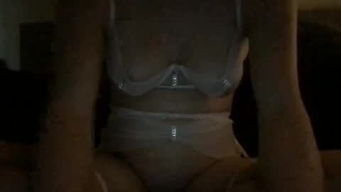 Snapshot of lozivelle chatting on 06/09/26, 06:30 lozivelle online show from 06/09/26, 06:30