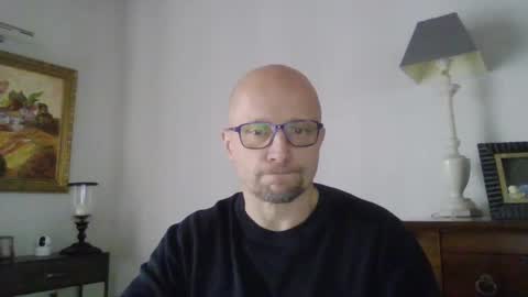 Snapshot of lrda49 chatting on 02/07/25, 02:04 Espigle online show from 02/07/25, 02:04