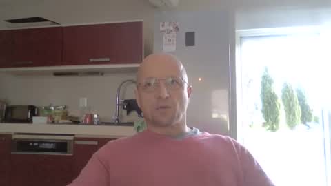 Snapshot of lrda49 chatting on 12/22/25, 10:45 Espigle online show from 12/22/25, 10:45