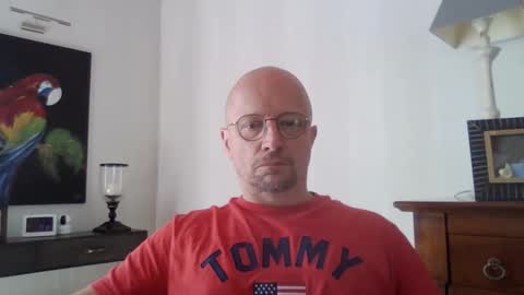 Snapshot of lrda49 chatting on 03/23/26, 08:18 Espigle online show from 03/23/26, 08:18