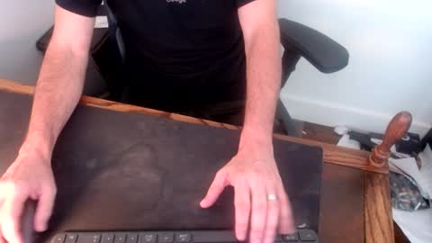 Snapshot of lreed090 chatting on 09/15/25, 08:31 lreed090 online show from 09/15/25, 08:31