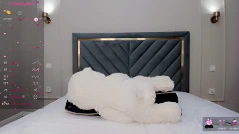 lu_mina online show from 12/23/24, 03:29