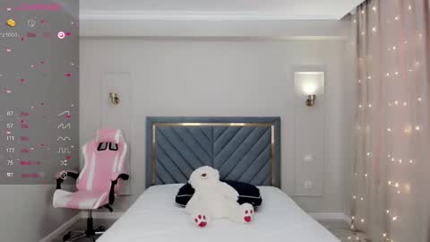 lu_mina online show from 01/03/25, 06:44