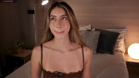 Snapshot of lua_ferch_ chatting on 06/10/26, 01:21 ---Goys incredible photographs online show from 06/10/26, 01:21