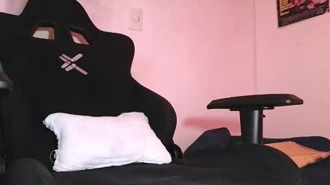   online show from 12/22/25, 02:36