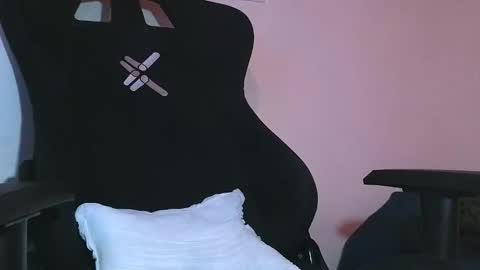   online show from 12/23/25, 02:42