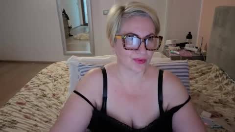 Snapshot of luana0809 chatting on 12/05/25, 08:23 luana online show from 12/05/25, 08:23