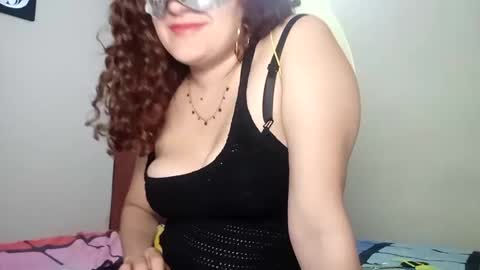 Snapshot of luanapowerful chatting on 01/29/25, 12:54 luanapowerful online show from 01/29/25, 12:54