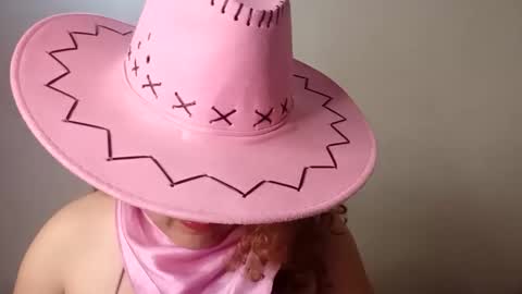 Snapshot of luanapowerful chatting on 09/18/25, 12:51 luanapowerful online show from 09/18/25, 12:51