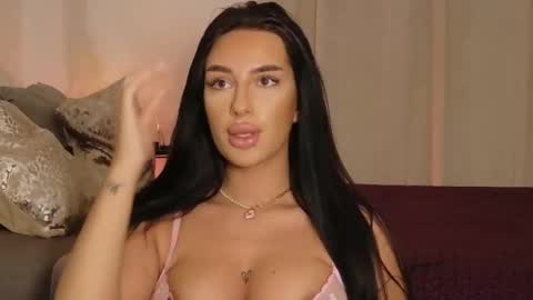 Luana Dess online show from 03/17/26, 11:30