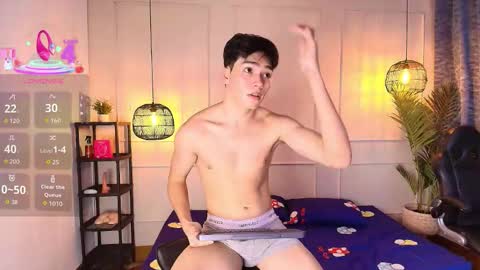 Snapshot of luandy_ chatting on 12/15/25, 08:13 lUAN online show from 12/15/25, 08:13