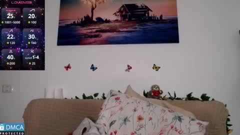 luara_ online show from 01/14/26, 12:33