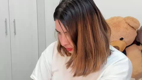 Snapshot of luara__01__lecat_1 chatting on 09/19/25, 01:40 luara__01__lecat_1 online show from 09/19/25, 01:40