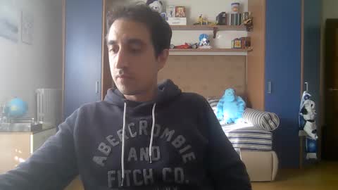 Snapshot of luca_f4 chatting on 10/10/25, 02:38 Luca online show from 10/10/25, 02:38