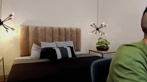 luca_morettii online show from 09/17/25, 12:18