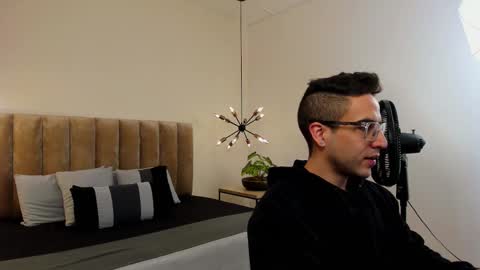 luca_morettii online show from 10/01/25, 12:11