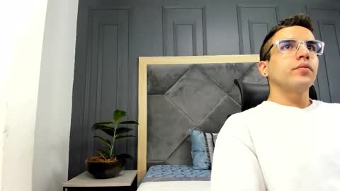 luca_morettii online show from 10/24/25, 02:02