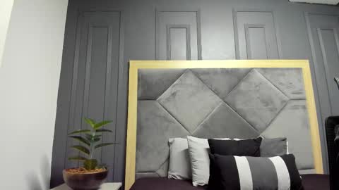 luca_morettii online show from 10/28/25, 12:09